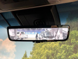 【デジタルインナーミラー】後席の大きな荷物や同乗者で後方が確認しづらい時でも安心!カメラが撮影した車両後方の映像をルームミラー内に表示。クリアな視界で状況の確認が可能です!