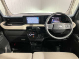 フロントガラスを大きくデザインしているので、運転席からの死角が少ない分安心して運転していただけます★