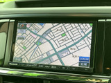 高精細な地図表示で、目的地までの道順を分かりやすく案内。渋滞情報もリアルタイムで確認でき、スムーズな移動を支援します。