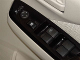電動格納式ドアミラー・パワーウインドウを装備しています。
