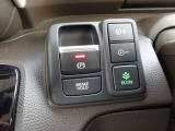 駐車ブレ-キは電気式 低燃費で走れるエコモ-ドもあります