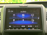 お好みの音楽やラジオを楽しめるオーディオ画面。CDやUSB、Bluetoothなど、多彩なソースに対応し、車内を賑やかに彩ります。