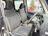 運転席シート廻りは使用感も少なく、良好な状態となっています。前オーナー様が丁寧に使っていたことがよくわかりますね。