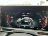 メーター内のカラーディスプレイには運転をサポートするさまざまな情報を表示!瞬間燃費などが表示できます。