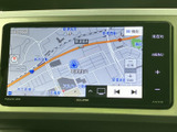 高精細な地図表示で、目的地までスムーズに案内。渋滞情報もリアルタイムで確認でき、効率的なルート選択に役立ちます。遠出も安心です。