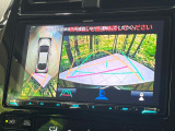 【パノラミックビューモニター】専用のカメラにより、上から見下ろしたような視点で360度クルマの周囲を確認することができます☆死角部分も確認しやすく、狭い場所での切り返しや駐車もスムーズに行えます。