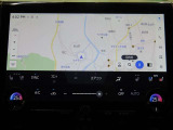 14インチの大型ディスプレイです