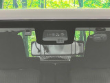 【スズキ セーフティサポート】走行中に前方の車両等を認識し、衝突しそうな時は警報とブレーキで衝突回避と被害軽減をアシスト。より安全にドライブをお楽しみいただけます。