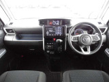 【運転席・インパネまわり】ハンドル・シート・フロアーなど隅々までプロによるクリーニング済み☆彡キレイな車内でドライブが一層快適にお楽しみいただけます!!