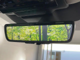 【デジタルインナーミラー】後席の大きな荷物や同乗者で後方が確認しづらい時でも安心!カメラが撮影した車両後方の映像をルームミラー内に表示。クリアな視界で状況の確認が可能です!