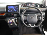 見通しのよいすっきりとした視界で、誰でも運転しやすいです。運転のしやすさは疲れにくさにも繋がりますよ♪