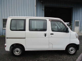 遠方のお客様は陸送にてお車のお届けも可能です。お気軽にお問い合わせください。