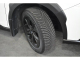 タイヤサイズは225/60R18です