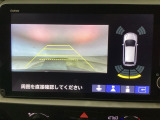 バックカメラが付いているので、車庫入れもラクラクです♪更にバンパーに取り付けられたソナーセンサーで、障害物を音とナビゲーション画面で知らせてくれます♪