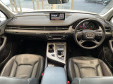 Q7 2.0 TFSI クワトロ 4WD 4WD 本革シート