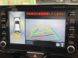 【パノラミックビューモニター】専用のカメラにより、上から見下ろしたような視点で360度クルマの周囲を確認することができます☆死角部分も確認しやすく、狭い場所での切り返しや駐車もスムーズに行えます。