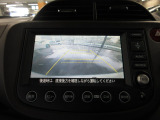 バックカメラの画像です。ガイドラインがスムースな車庫入れをサポートいたします。車庫入れの安心感がアップしますね。