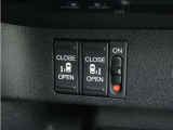 ◆両側電動スライドドア◆狭い駐車場でも乗り降りが楽々♪お子様が隣の車にドアを当ててしまう心配もございません!小さなお子様連れの方もこれで安心。