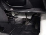 誠に恐縮ですが、当社はご来店頂いて実際に車を見て頂けるお客様(ご本人)への販売に限らせて頂きます。