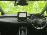 ドライバー視点からの眺界は広く、運転に集中できます。操作しやすい配置で、快適なドライビングをサポート。上質な素材が安らぎの空間を演出します。