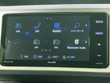 お気に入りの音楽を最高の音質で。CDやUSB、Bluetoothなど、様々なメディアに対応し、車内を快適な空間に変えます。音楽好きにはたまらない。