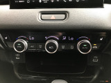 オートエアコン装着車で車内はいつも快適です!