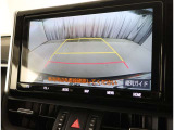バックカメラが付いているので後方確認が非常にしやすいです。今や運転初心者も熟練者も必須装備!ついていて損はないですね♪