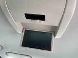 【フリップダウンモニター】大画面モニターで後席でもエンタメをお楽しみいただけます。小さなお子様にも大人気の装備です♪