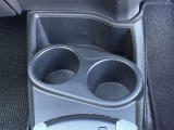 ドリンクホルダーも2個ついて助手席の人も使えます