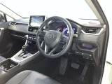 前方の見通しが良いすっきりした視界、誰でも扱いやすく運転できます。疲れにくく安心ドライブを更に快適なものにします!