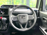 インテリアに合わせたデザインのステアリングは、運転される方のことも考え、運転しやすい形状、大きさです。是非一度、実際に触ってお確かめください。