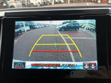 駐車時の安全性を高めるバックモニター。狭い場所でもスムーズに駐車でき、運転に自信がない方にもおすすめです。後方の状況をしっかり確認できます。