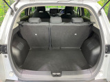 積み下ろしのしやすいデッキにはたっぷりと荷物を積み込んでいただけます。遊びから仕事まで、様々なシーンで頼れます♪