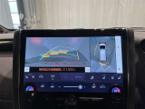 【パノラミックビューモニター】専用のカメラにより、上から見下ろしたような視点で360度車の周囲を確認することができます。