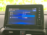 多彩なAVソースに対応し、快適なドライブをサポート。Bluetooth接続でスマートフォンと連携すれば、お気に入りの音楽も楽しめます。