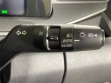【オートライト(AUTO)】外の明るさをシステムが感知して、自動でヘッドライトが点灯します!ヘッドライトをつけ忘れを防ぐ便利機能です。