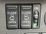 【両側パワースライドドア】スマートキーや運転席のスイッチで後席両側スライドドアの開閉が可能♪電動だから力を入れてドアを開ける必要が無く、小さなお子様でも簡単に開け閉めでき快適です♪