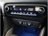 シートヒーター付:寒い日や夏の冷房中の冷えやすい肩・腰・脚部を暖めるシートヒーターが運転席・助手席に装備されています!Hi‐Loの切り替えも可能です♪