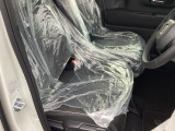 こちらの車両は、試乗車として使用している車両となっております。そのため走行距離の変動がございます。ご了承ください。