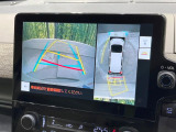 【パノラミックビューモニター】専用のカメラにより、上から見下ろしたような視点で360度クルマの周囲を確認することができます☆死角部分も確認しやすく、狭い場所での切り返しや駐車もスムーズに行えます。