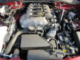 ロードスターRFのために専用設計されたSKYACTIV-G 2.0は、ソフトトップ車の「使い切る喜び」とは違い余裕をもった走行を可能にした「余す喜び」をテーマにしております。