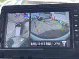 車を真上から見ているように、周囲の状況を把握しながら安心して駐車が行えるアラウンドビューモニター!