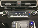 オートエアコンは温度を設定するだけで、自動で風量などを設定してくれます。運転しながら操作も必要ないので、安全性も向上します。