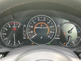 視認性の高いメーター類で、運転に必要な情報を的確に把握できます。落ち着いたデザインで、運転に集中できる環境です。