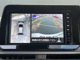 アラウンドビューモニターは4方のカメラで真上から車を見たようにモニターで確認ができる日産の自慢の装備です。是非実際の車で体感してみてください。