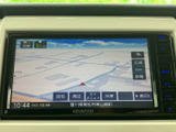 目的地までスムーズに。分かりやすい地図表示で、初めての道でも安心です。渋滞情報も確認できるので、快適なドライブをサポートします。