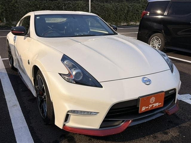 フェアレディZ 3.7 NISMO 禁煙車 RECAROハーフレザーシート