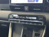 オートエアコンは温度を設定するだけで、自動で風量などを設定してくれます。運転しながら操作も必要ないので、安全性も向上します。