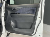 運転席ドアの内張☆パワーウィンドウです♪