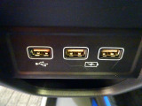 充電用USBジャック(急速充電対応タイプ2個付)付きです♪